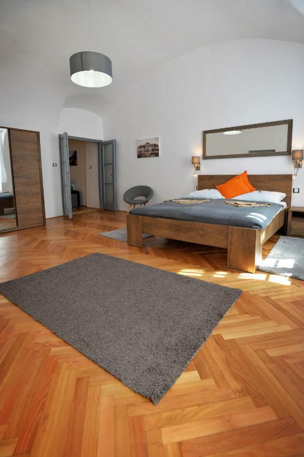 Pr Apartman เอ็กเกอร์ ภายนอก รูปภาพ